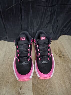 Jordan Max Aura 3 GS Black Pinksicle Basketball Shoes Size 5Y